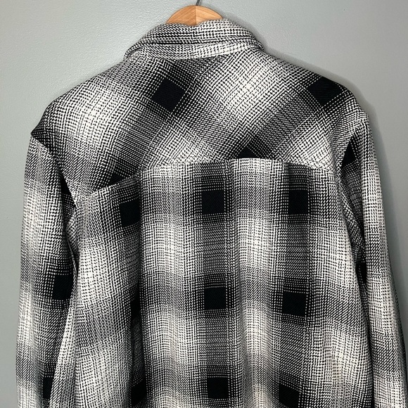 The North Face Valley Twill Utility Shacket - Picture 8 of 13